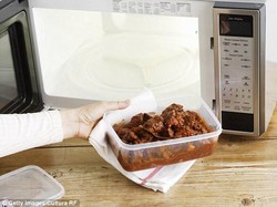 Memasak dengan Microwave Picu Kanker dan Merusak Nutrisi?