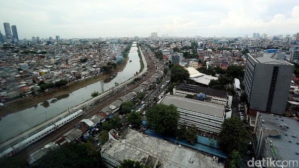 Pemandangan Pemukiman Padat Tanah Abang