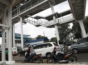 PT TransJ soal Halte Menjulang Koridor 13: Bangun Lift dan Eskalator