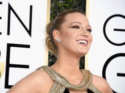 Tengok Lebih Dekat Perhiasan Rp 92 Miliar Blake Lively di Golden Globes