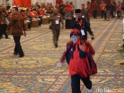 Nenek Ariyati Sempat Beraksi di Depan Panggung HUT PDIP