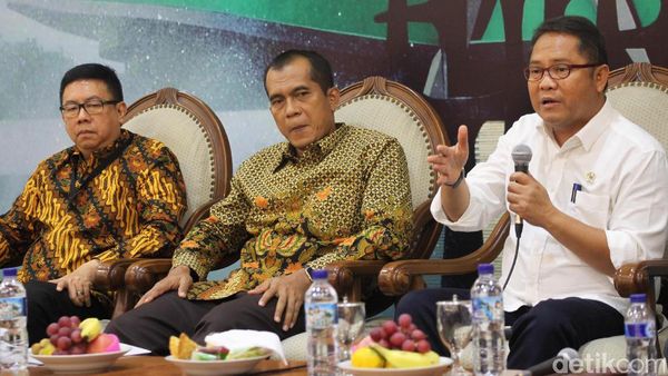 Menkominfo Rudiantara Hadiri Diskusi News or Hoax