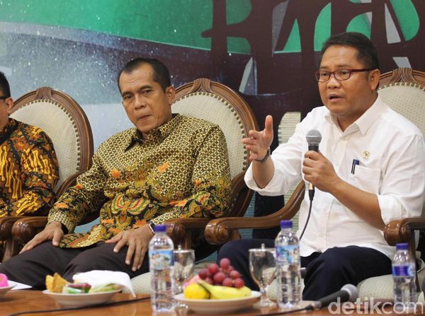 Menkominfo Rudiantara Hadiri Diskusi News or Hoax
