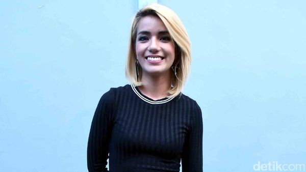 Sheila Marcia Masih Enggan dengan Pria