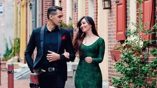Liburan Romantis Asmirandah dan Jonas Rivano