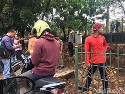 Pengendara Motor Ninja Tewas Akibat Kecelakaan di Depan Stasiun UP