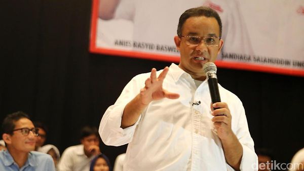 Anies-Sandi Kampanye di GOR Sunter
