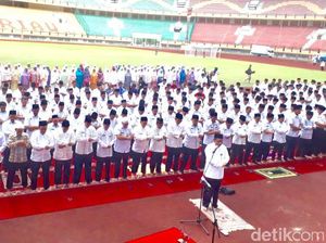 1.300 Eselon III dan IV Pemprov Riau Dilantik di Stadion Utama