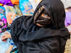 Cerita Wanita Bertopeng di Iran