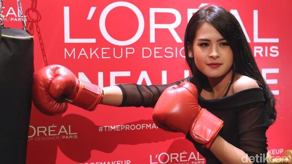 Aksi Kocak Maudy Ayunda, Tetap Cantik?