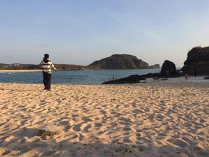 Pantai Tanjung Aan: Surga Tersembunyi di Lombok yang Wajib Dikunjungi