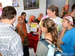 Tertarik Posyandu, Puluhan Mahasiswa AS Belajar ke Banyuwangi
