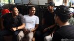 Kerabat dan Aremania Melayat Almarhum AK