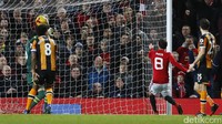 Setelah babak pertama berakhir 0-0, Juan Mata memecahkan kebuntuan lewat golnya pada menit ke-56. Reuters/Jason Cairnduff.