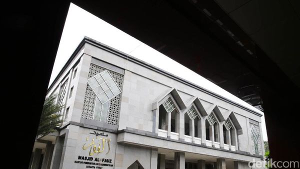 Penyidik Bareskrim Cek Masjid Wali Kota Jakpus