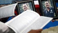 Kakak kandung dari Kurnia Meiga itu tutup usia di 37 tahun.