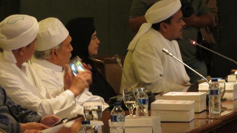 Habib Rizieq: 212 Bukan Aksi Makar Habib Rizieq: 212 Bukan Aksi Makar