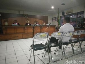 Bupati Subang Nonaktif Ojang Sohandi Divonis 8 Tahun Penjara