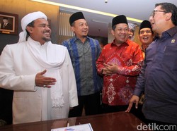 Di DPR, Habib Rizieq Bicara soal Palu Arit