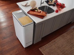 Dengan Alat Ini Limbah Makanan Langsung Diolah Jadi Kompos