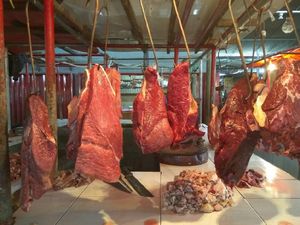 Daging Kerbau Impor India di Pasar Kebayoran Lama Laku Keras