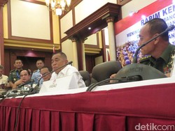 Menhan Minta Alutsista Berasal Industri Pertahanan Dalam Negeri