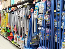 Transmart Carrefour Tawarkan Beragam Alat Pel Diskon Hingga 30%