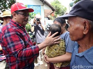 Antusias Warga Cakung Temui Cawagub Djarot