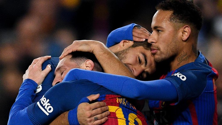 Buffon Waspadai Trio MSN Buffon Waspadai Trio MSN
