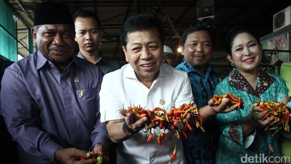 Operasi Cabai Setya Novanto di Pasar Kramat Jati