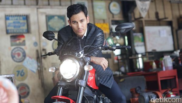Ini Arifin Putra, Bukan Boy ataupun Ali