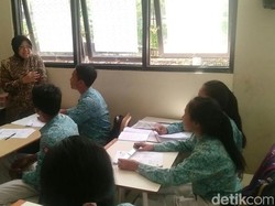Risma Ingin Siswa Berkebutuhan Khusus Dapat Pendidikan yang Sama