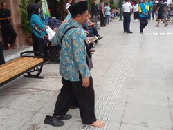 Difabel Sayangkan Jalur Tuna Netra Malioboro yang Tak Kuning