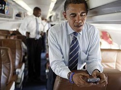Liburan ke Bali, Apa Obama Masih Pakai BlackBerry?