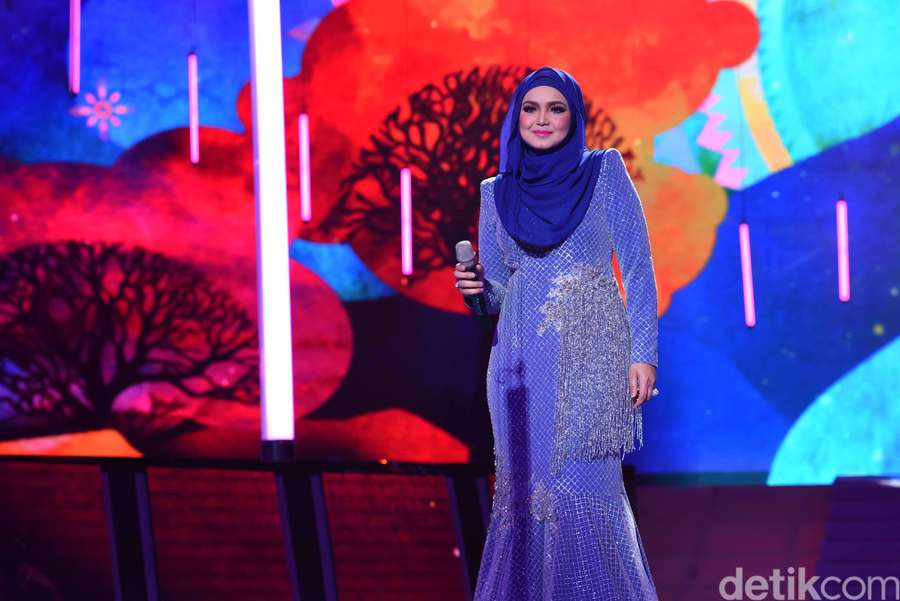 Aduhai, Cantiknya Siti Nurhaliza di Usia 38 Tahun