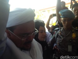 Enam Jam Diperiksa, Habib Rizieq Dicecar 22 Pertanyaan