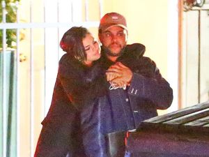 Selena Gomez Habiskan Rp 400 Juta untuk Rayakan Ultah The Weeknd