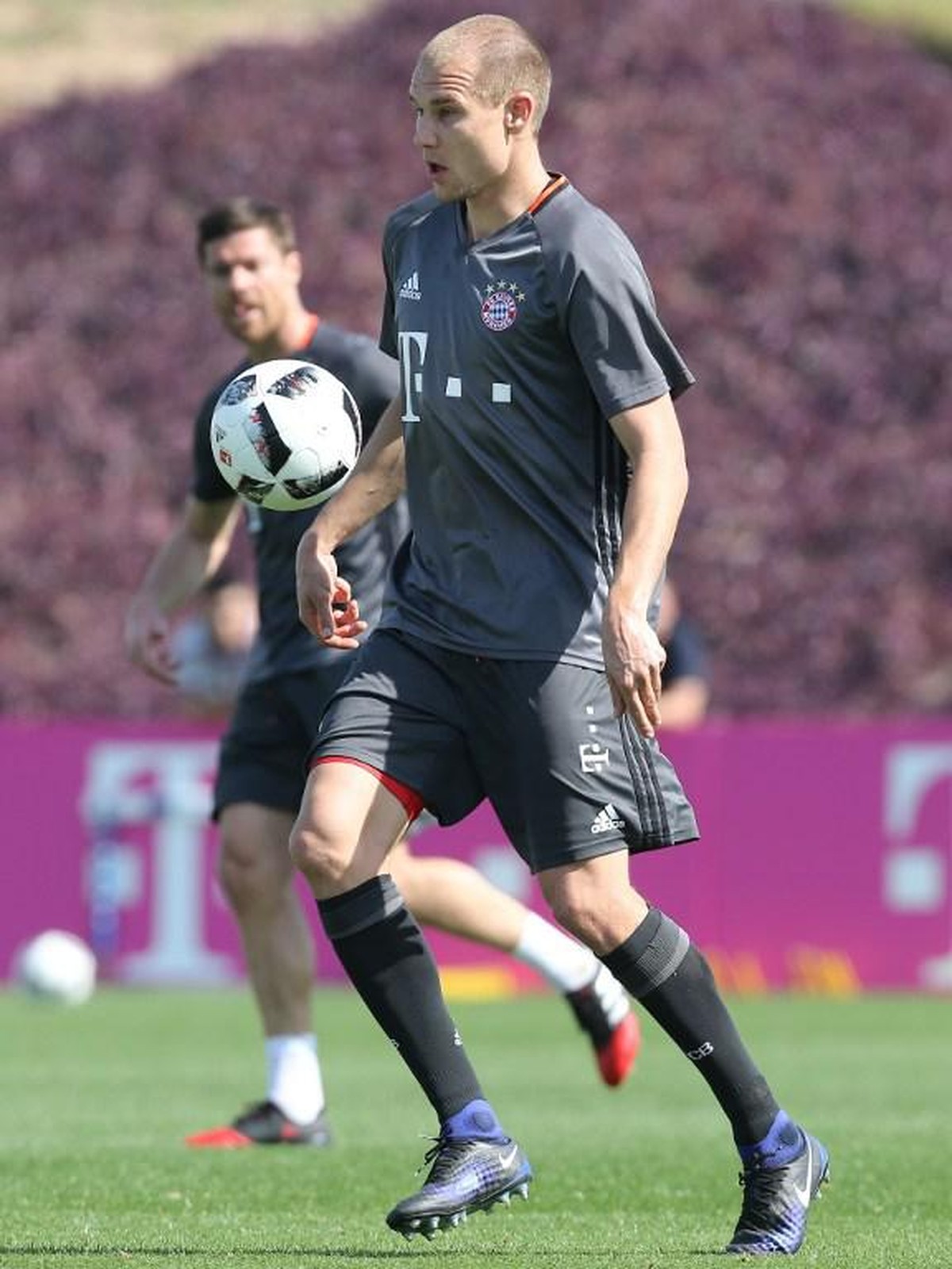 Foto: Holger Badstuber (AFP/KARIM JAAFAR)