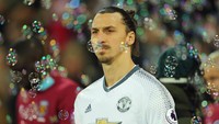 Zlatan Ibrahimovic lahir pada 3 Oktober 1981. Menurut penanggalan China, penyerang asal Swedia ini bernaung di bawah shio Ayam dengan elemen logam (Warren Little/Getty Images)