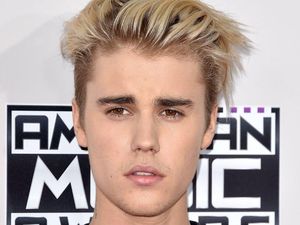 5 Cewek Cantik yang Pernah Menolak Cinta Justin Bieber