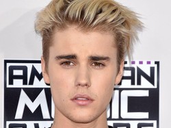 5 Cewek Cantik yang Pernah Menolak Cinta Justin Bieber