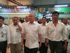 Pagi-pagi, Mendag Blusukan ke Pasar Cek Harga Daging