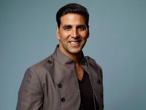 Tingkah Usil Anak Akshay Kumar, Sebarkan Foto Ibu Kerasukan Tingkah Usil Anak Akshay Kumar, Sebarkan Foto Ibu Kerasukan