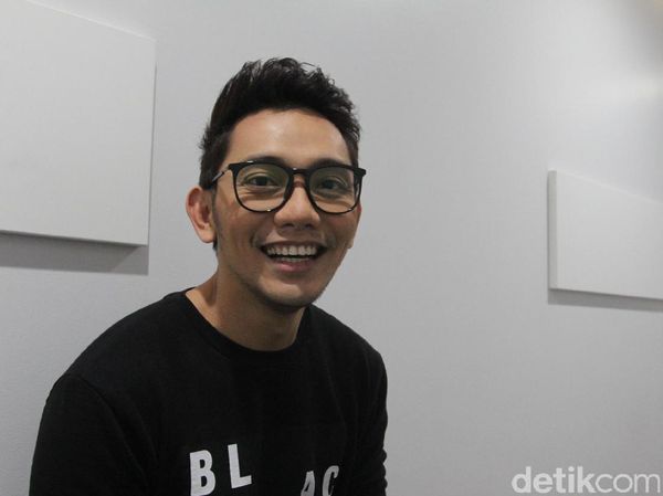 Foto: Transformasi John Pantau Martin Menuju Hidup Sehat dengan Olahraga