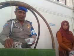 Kisah Polisi di Semarang yang Gratiskan Soto Setiap Hari Jumat