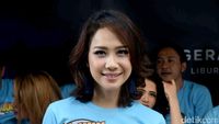 Gaya Kasual Bunga Citra Lestari