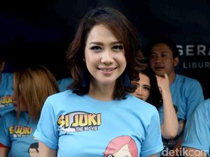 Gaya Kasual Bunga Citra Lestari