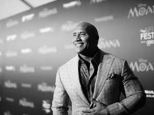 Dwayne The Rock Johnson Aktor Berbayaran Tertinggi, Siapa Sih?