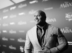 Dwayne Johnson Perankan Supervillain DC Comic Black Adam