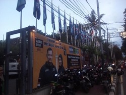 Jelang Nobar Debat Pilkada DKI, Pendukung Agus-Sylvi Berkaraoke